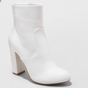 WHITE GO-GO BOOTIES